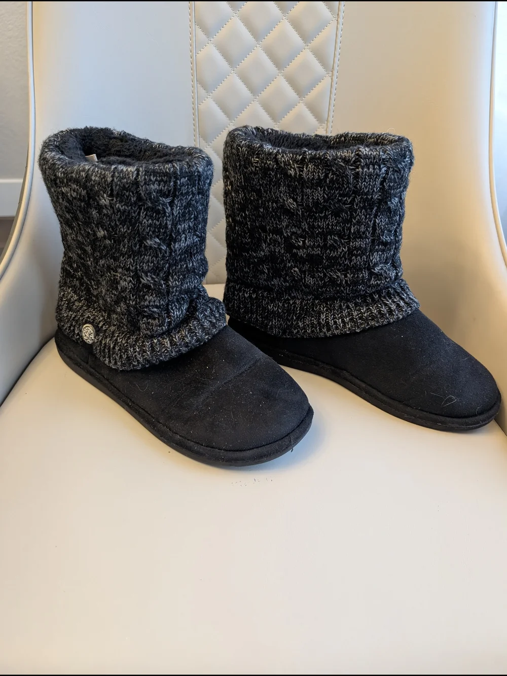 Cozy Knit Cuff Women's Sz 8 Winter Boots - Black/Grey